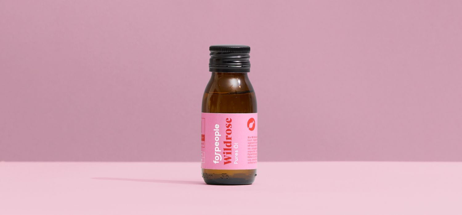 Wildrosenkernöl: Das Geheimnis natürlicher Hautpflege