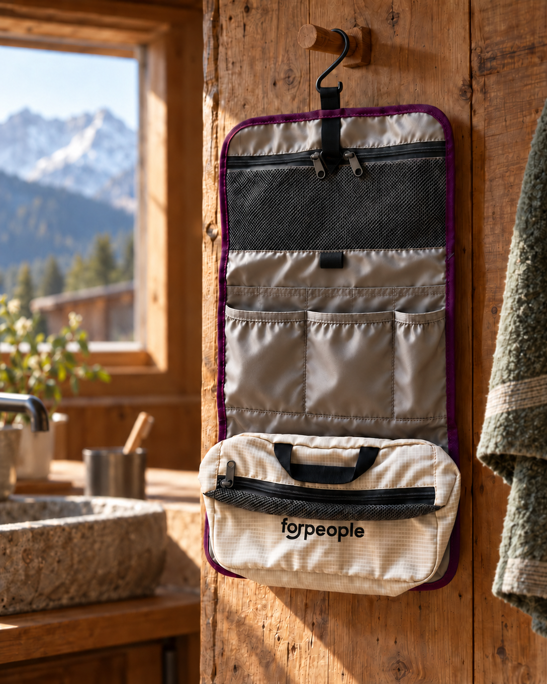 Kulturtasche zum Aufhängen – mit abnehmbarer Mini-Pouch