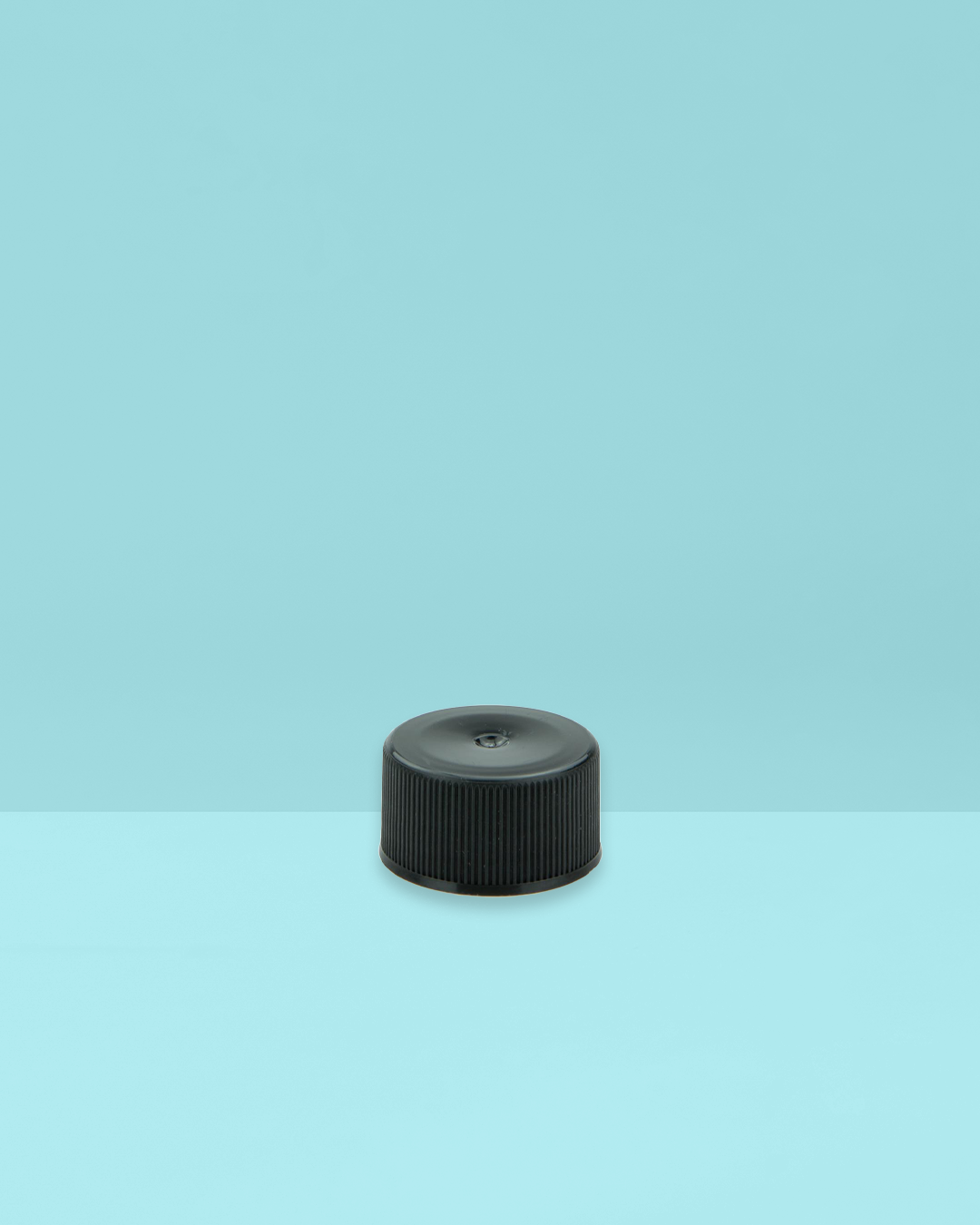 Travel lid with screw thread